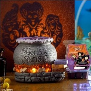 Disney Hocus Pocus Scentsy warmer and Perfectly Wicked Scentsy bar